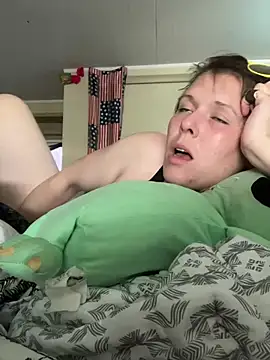KatieBARBiE98 online show from 06-05-26, 10:43