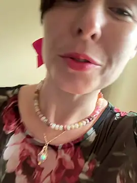 KatieBARBiE98 online show from 07-05-26, 06:37