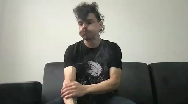 Snapshot of HorrorotikA chatting on 12-02-24, 05:48 HorrorotikA online show from 12-02-24, 05:48