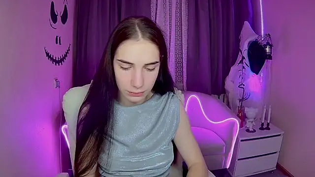 Snapshot of NikaStark_ chatting on 10-22-25, 06:29 NikaStark online show from 10-22-25, 06:29