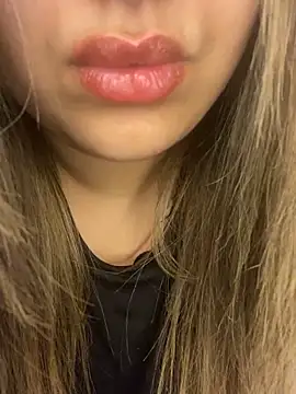 yassminsexy22 online show from 02-14-26, 12:35