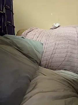 Snapshot of UtopianMisfit1 chatting on 03-05-26, 02:07 UtopianMisfit1 online show from 03-05-26, 02:07