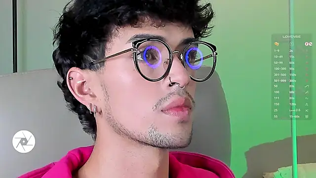 Snapshot of Luca_DRosa chatting on 12-04-25, 09:18 Luca DRosa online show from 12-04-25, 09:18