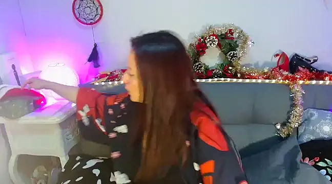Snapshot of catalinamommyx chatting on 12-21-24, 11:22 catalinamommyx online show from 12-21-24, 11:22