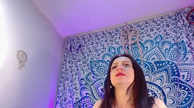 Snapshot of catalinamommyx chatting on 01-24-25, 01:03 catalinamommyx online show from 01-24-25, 01:03