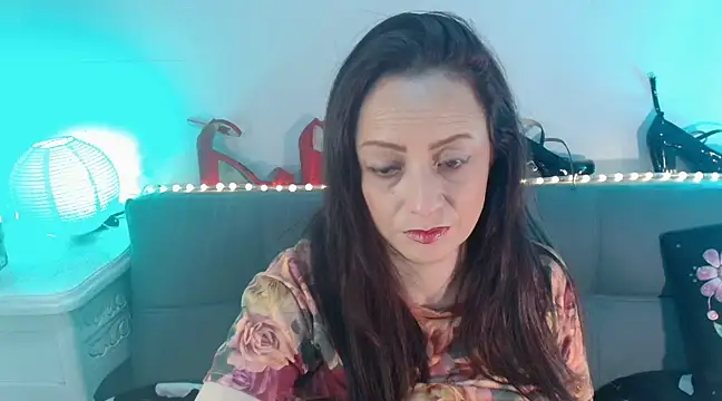 Snapshot of catalinamommyx chatting on 01-31-25, 08:22 catalinamommyx online show from 01-31-25, 08:22