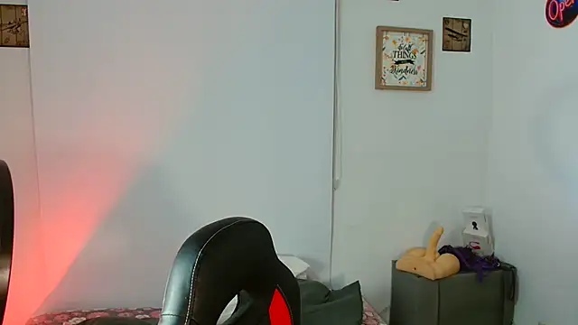 Snapshot of catalinamommyx chatting on 09-17-25, 03:30 catalinamommyx online show from 09-17-25, 03:30