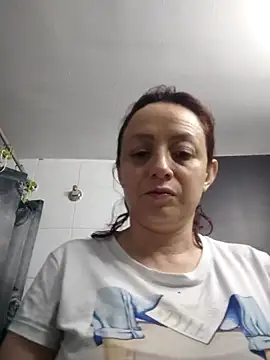 Snapshot of catalinamommyx chatting on 09-30-25, 01:21 catalinamommyx online show from 09-30-25, 01:21