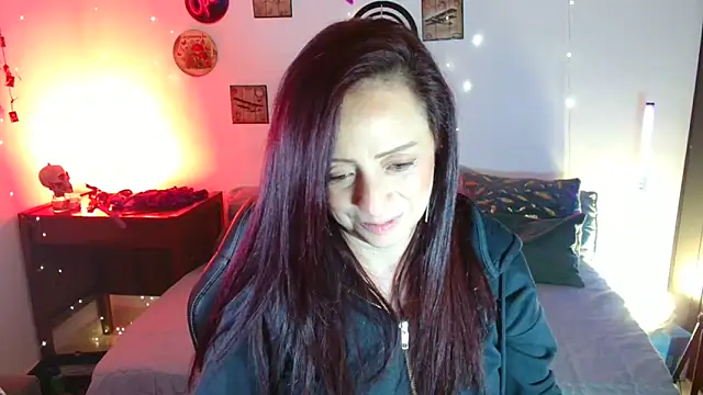 Snapshot of catalinamommyx chatting on 05-19-26, 01:56 catalinamommyx online show from 05-19-26, 01:56