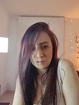 Snapshot of catalinamommyx chatting on 06-11-26, 12:32 catalinamommyx online show from 06-11-26, 12:32