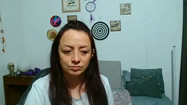 Snapshot of catalinamommyx chatting on 06-12-26, 01:59 catalinamommyx online show from 06-12-26, 01:59