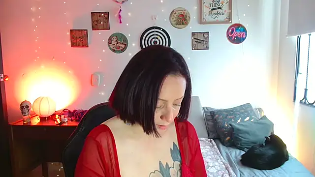 Snapshot of catalinamommyx chatting on 06-21-26, 10:01 catalinamommyx online show from 06-21-26, 10:01