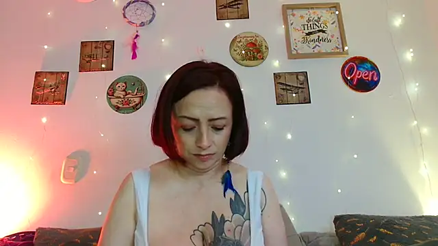 Snapshot of catalinamommyx chatting on 07-14-26, 02:05 catalinamommyx online show from 07-14-26, 02:05