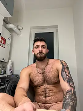 Snapshot of LoveIsBlind_ chatting on 12-15-24, 11:53 LoveIsBlind online show from 12-15-24, 11:53