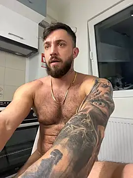 Snapshot of LoveIsBlind_ chatting on 12-21-24, 12:09 LoveIsBlind online show from 12-21-24, 12:09