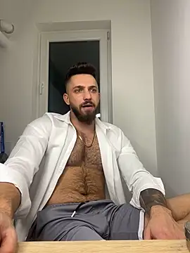 Snapshot of LoveIsBlind_ chatting on 01-01-25, 12:21 LoveIsBlind online show from 01-01-25, 12:21