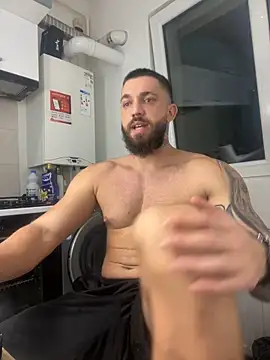 Snapshot of LoveIsBlind_ chatting on 10-08-25, 02:42 LoveIsBlind online show from 10-08-25, 02:42