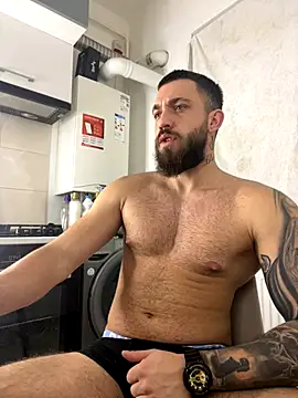 Snapshot of LoveIsBlind_ chatting on 10-15-25, 04:45 LoveIsBlind online show from 10-15-25, 04:45