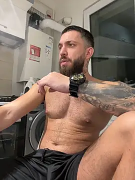 Snapshot of LoveIsBlind_ chatting on 10-20-25, 05:46 LoveIsBlind online show from 10-20-25, 05:46