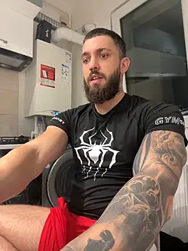 Snapshot of LoveIsBlind_ chatting on 10-27-25, 07:40 LoveIsBlind online show from 10-27-25, 07:40