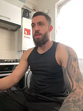 Snapshot of LoveIsBlind_ chatting on 10-28-25, 09:13 LoveIsBlind online show from 10-28-25, 09:13