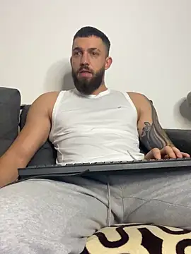 Snapshot of LoveIsBlind_ chatting on 11-07-25, 08:58 LoveIsBlind online show from 11-07-25, 08:58