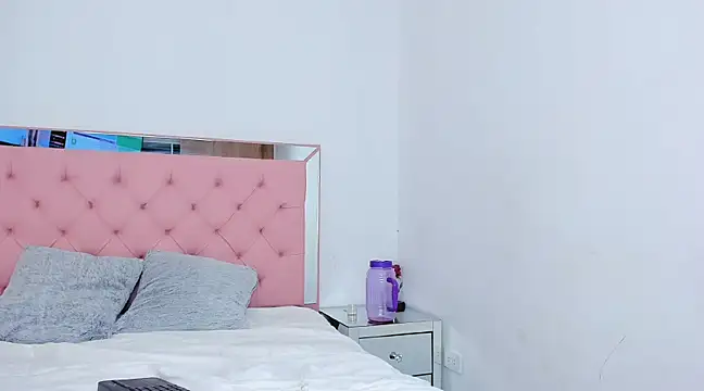 Snapshot of _violetadulce chatting on 03-22-25, 12:17 violetadulce online show from 03-22-25, 12:17