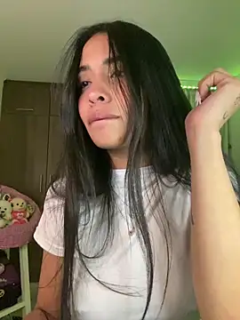 Snapshot of lina_pink chatting on 03-15-25, 06:14 lina pink online show from 03-15-25, 06:14