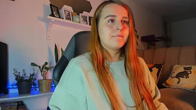 Snapshot of evy_orange1 chatting on 01-17-26, 03:55 evy orange1 online show from 01-17-26, 03:55