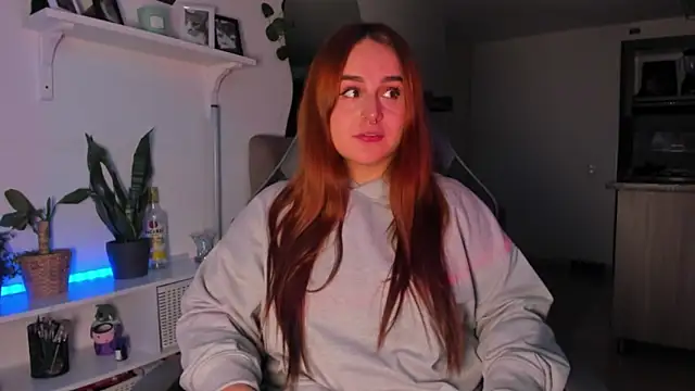 Snapshot of evy_orange1 chatting on 02-12-26, 11:11 evy orange1 online show from 02-12-26, 11:11