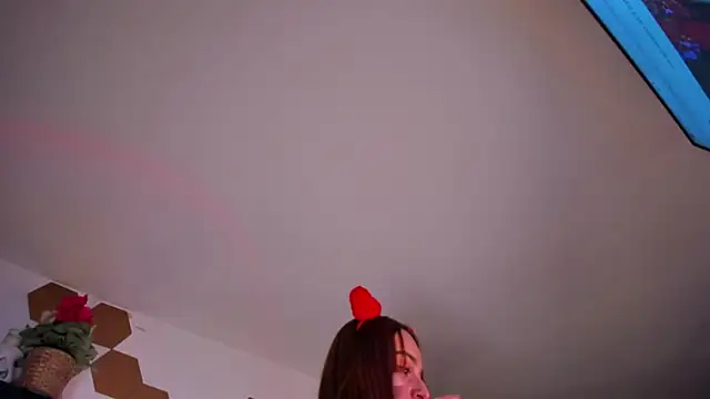 Snapshot of evy_orange1 chatting on 02-15-26, 03:36 evy orange1 online show from 02-15-26, 03:36