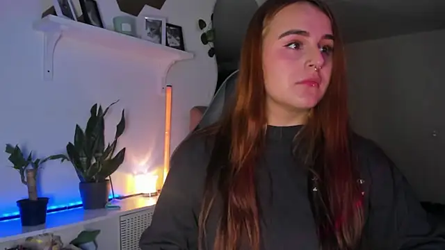 Snapshot of evy_orange1 chatting on 02-19-26, 03:35 evy orange1 online show from 02-19-26, 03:35