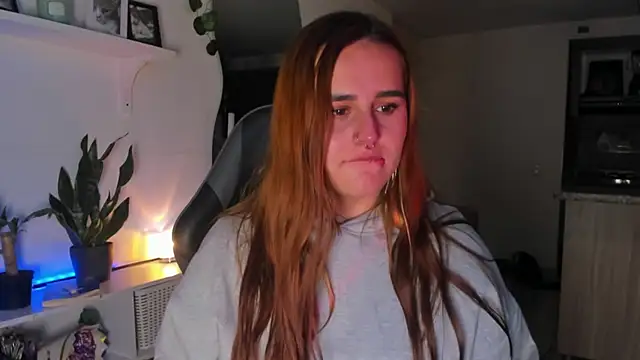 Snapshot of evy_orange1 chatting on 02-20-26, 02:41 evy orange1 online show from 02-20-26, 02:41