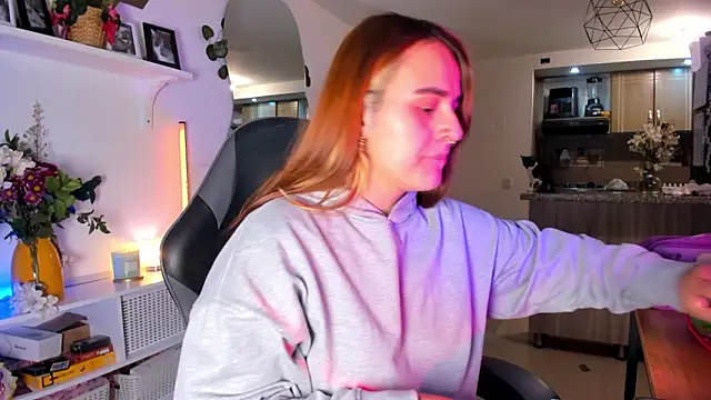 Snapshot of evy_orange1 chatting on 03-05-26, 12:06 evy orange1 online show from 03-05-26, 12:06