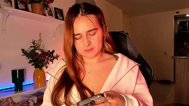 Snapshot of evy_orange1 chatting on 03-11-26, 12:05 evy orange1 online show from 03-11-26, 12:05