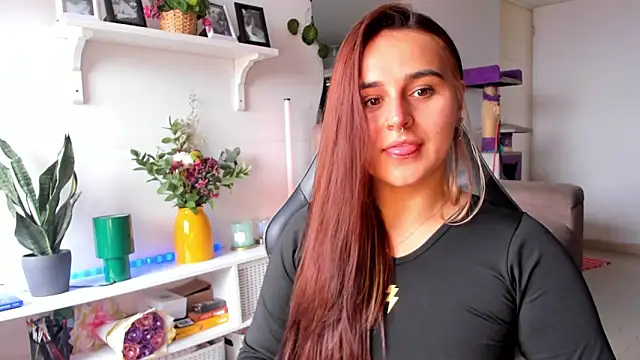 Snapshot of evy_orange1 chatting on 03-16-26, 03:05 evy orange1 online show from 03-16-26, 03:05