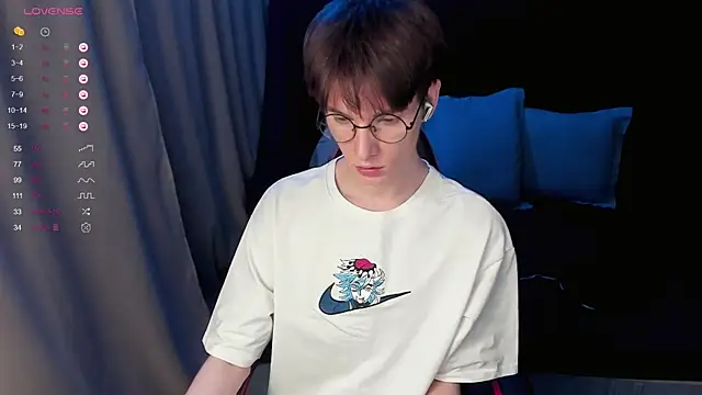 Snapshot of Unholy_Halo chatting on 01-26-25, 01:15 Unholy Halo online show from 01-26-25, 01:15