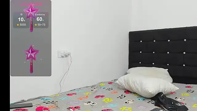 Snapshot of Alexander_and_Xiao chatting on 12-04-25, 10:29 Alexander and Xiao online show from 12-04-25, 10:29