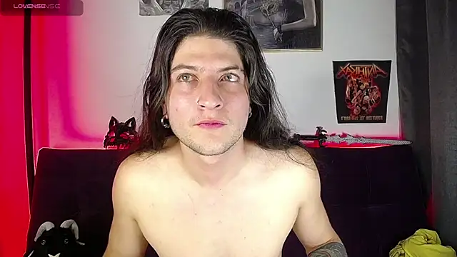 Snapshot of blckwolf_6 chatting on 01-14-25, 12:33 blckwolf 6 online show from 01-14-25, 12:33