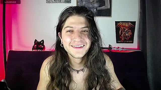 Snapshot of blckwolf_6 chatting on 01-15-25, 02:17 blckwolf 6 online show from 01-15-25, 02:17