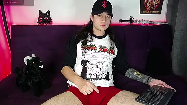 Snapshot of blckwolf_6 chatting on 01-16-25, 01:48 blckwolf 6 online show from 01-16-25, 01:48