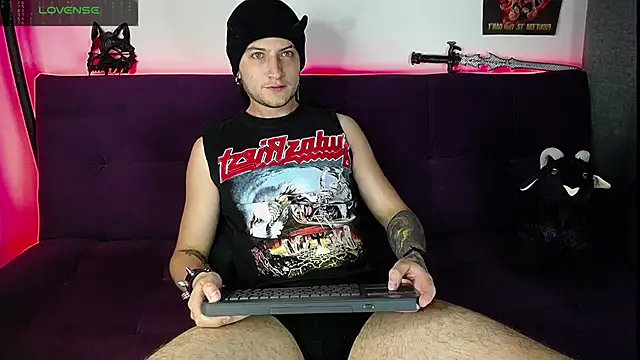 Snapshot of blckwolf_6 chatting on 01-22-25, 01:53 blckwolf 6 online show from 01-22-25, 01:53