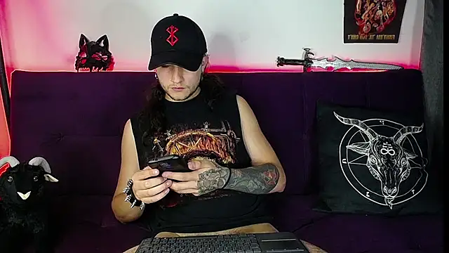 Snapshot of blckwolf_6 chatting on 01-30-25, 01:44 blckwolf 6 online show from 01-30-25, 01:44