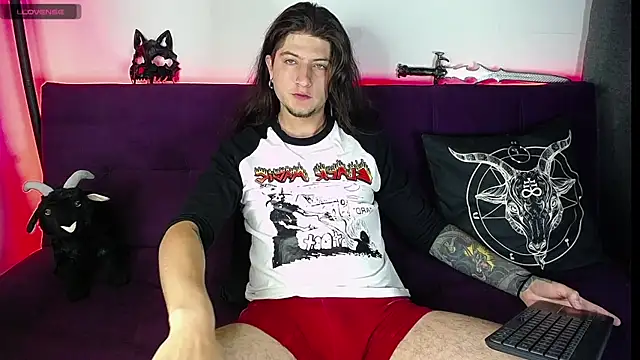 Snapshot of blckwolf_6 chatting on 02-15-25, 11:47 blckwolf 6 online show from 02-15-25, 11:47