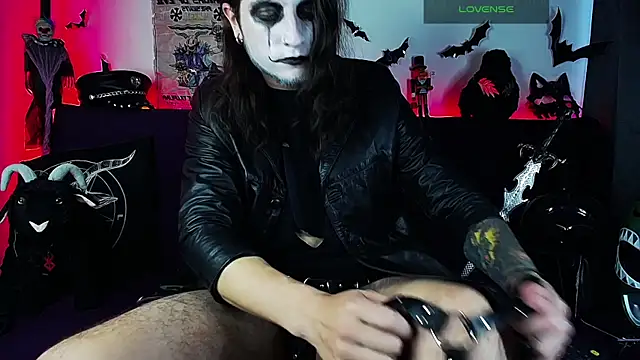 Snapshot of blckwolf_6 chatting on 10-03-25, 04:48 blckwolf 6 online show from 10-03-25, 04:48