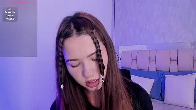 Roxie-Summers11 online show from 02-05-25, 07:31