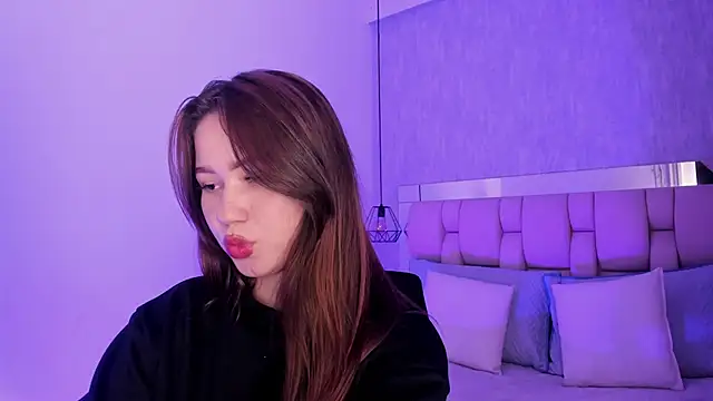 Roxie-Summers11 online show from 02-14-25, 07:33