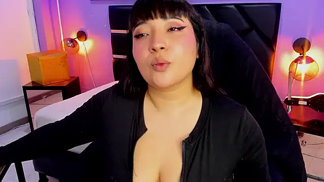 Snapshot of Emma_monserrat chatting on 07-21-26, 11:34 Emma monserrat online show from 07-21-26, 11:34