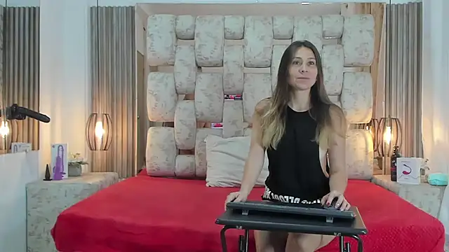 SaraANDjhony online show from 12-29-24, 01:17