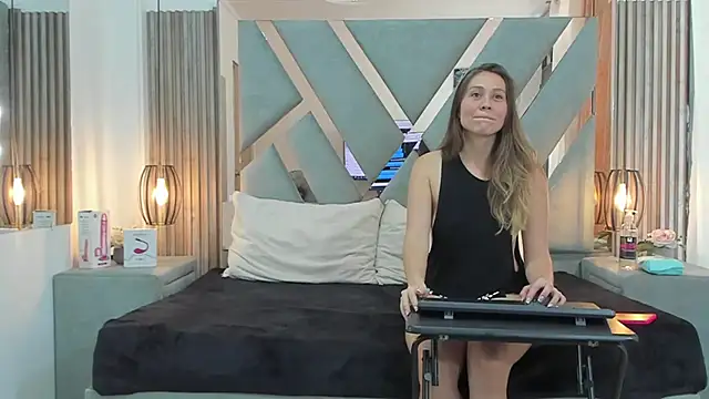 SaraANDjhony online show from 01-23-25, 04:15